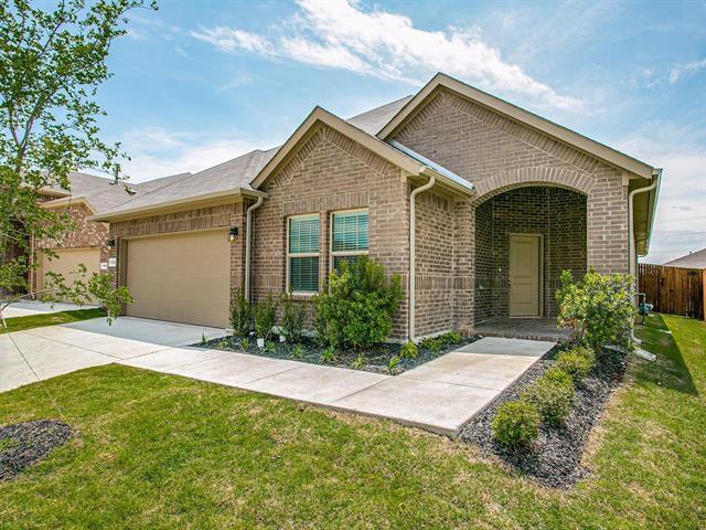 1152 Croxley Wy in Justin, TX - Building Photo - Building Photo