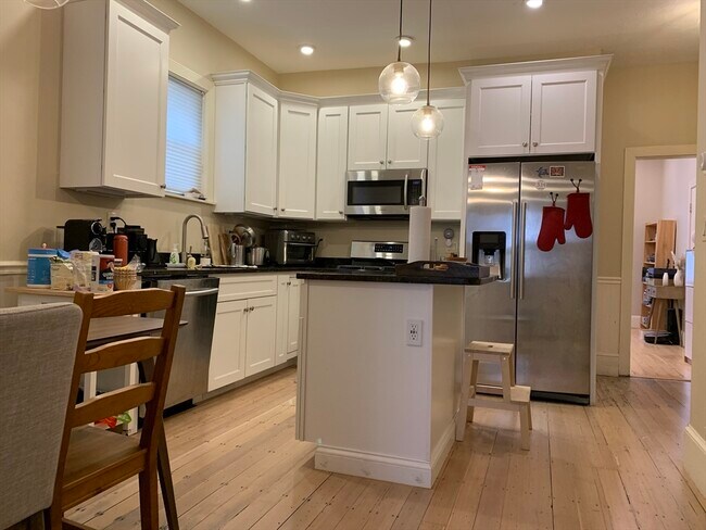 12 Ashley St, Unit 1