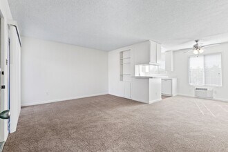 San Remo Court in Chula Vista, CA - Building Photo - Building Photo