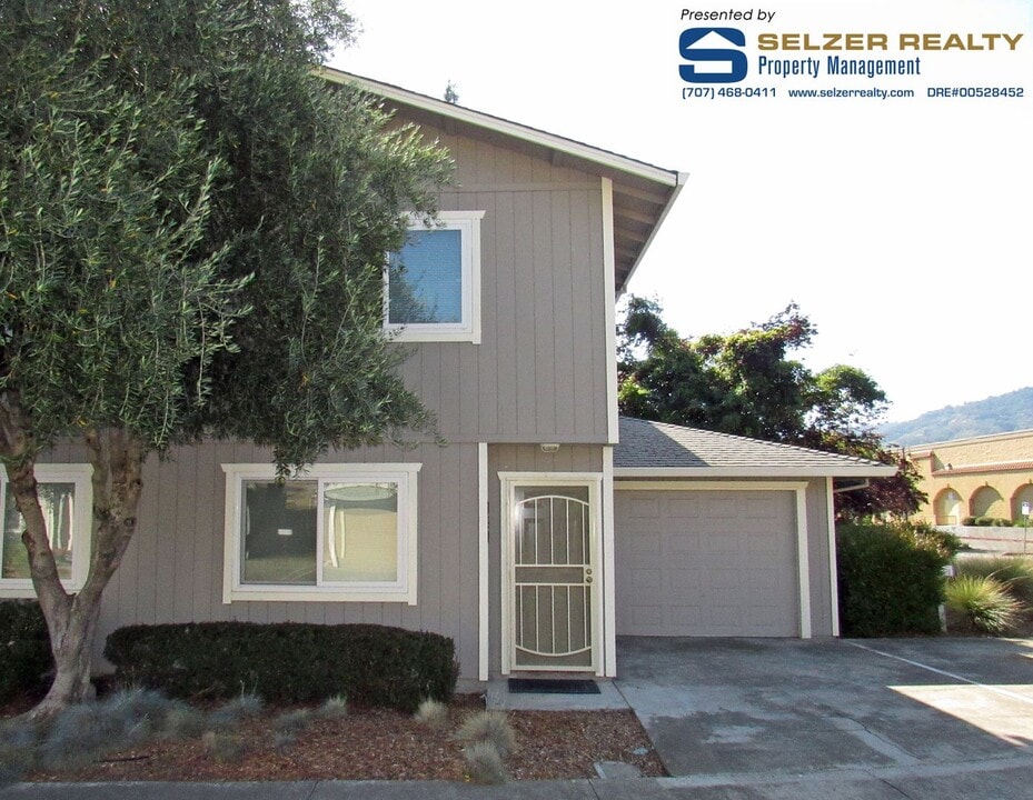 232 Main Cir in Ukiah, CA - Building Photo