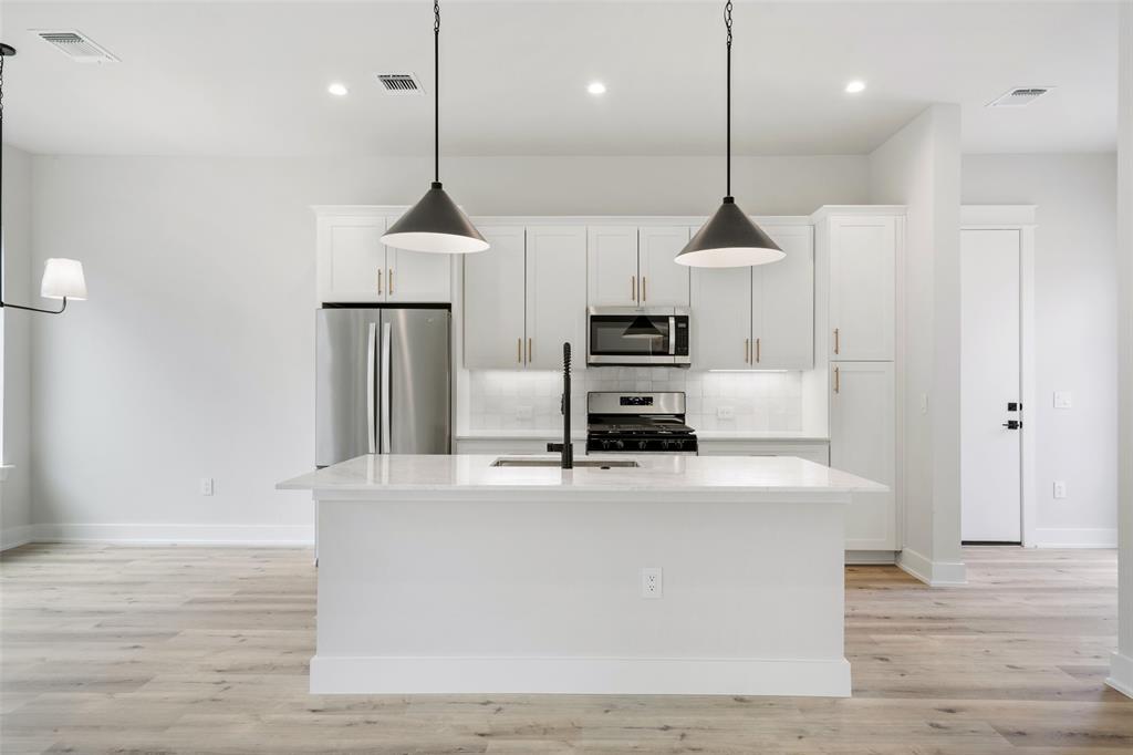 2709 Bristol Dr in Austin, TX - Building Photo