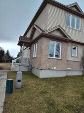 10 Foxglove Crescent in Kitchener, ON - Building Photo - Building Photo