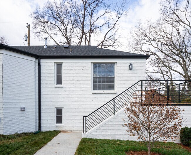 203 Leake Ave, Unit A in Nashville, TN - Foto de edificio - Building Photo