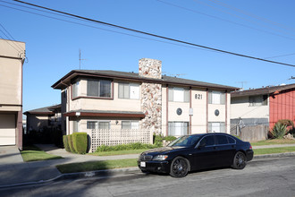 821 Edgewood St in Inglewood, CA - Building Photo - Building Photo