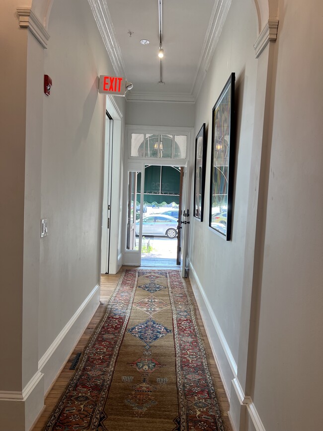2029 Maryland Ave, Unit 2 in Baltimore, MD - Foto de edificio - Building Photo