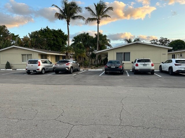 2210 NE 5th Ave, Unit 514 in Wilton Manors, FL - Building Photo