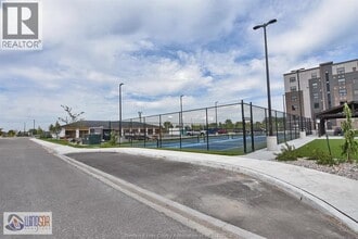 728 Brownstone Dr in Lakeshore, ON - Building Photo - Building Photo