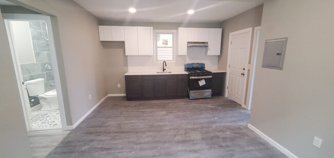 379 Chadwick Ave, Unit 3