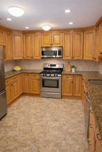 24 Mulberry St in Jersey City, NJ - Building Photo - Building Photo