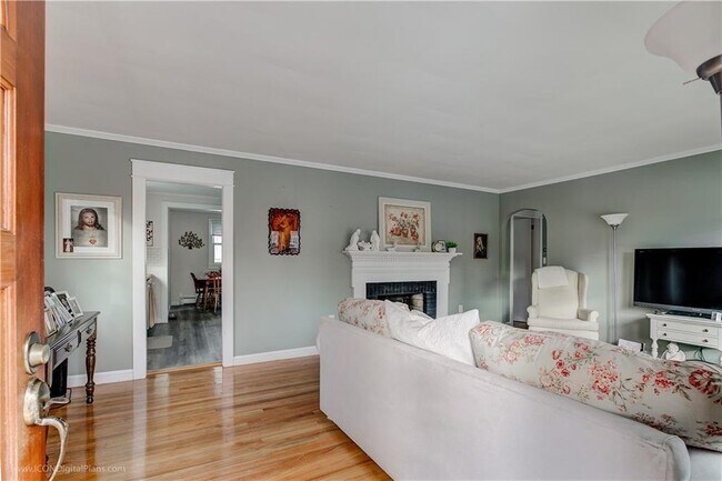 4 Sagamore St in Newport, RI - Building Photo - Building Photo