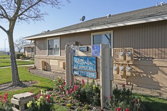 Midland Manor Apartments in Mendota, CA - Building Photo - Building Photo