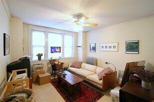 11 Ellery St, Unit 1 in Cambridge, MA - Building Photo