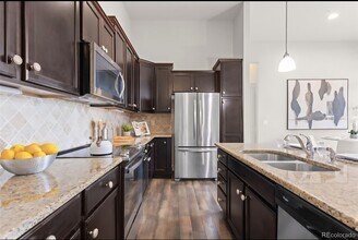 301 Inverness Way S, Unit 305 in Englewood, CO - Building Photo - Building Photo