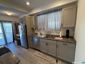322 Clark Ave in Branford, CT - Building Photo - Building Photo