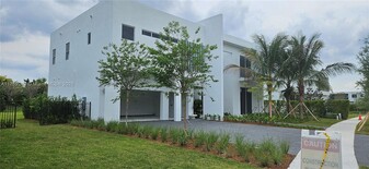 16644 Botaniko Dr N in Weston, FL - Building Photo