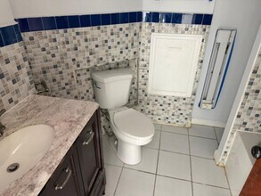 1221 S 52nd St in Philadelphia, PA - Building Photo - Building Photo