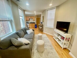 13 Snow Hill St, Unit Apt2 in Boston, MA - Foto de edificio - Building Photo