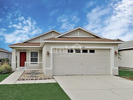 8138 Canterbury Lake Blvd in Tampa, FL - Building Photo