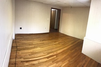 3 E Main St in Webster, MA - Foto de edificio - Building Photo