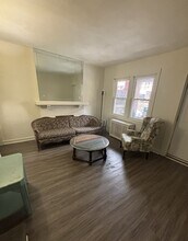 207 Chesterfield Rd in Pittsburgh, PA - Foto de edificio - Building Photo