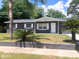 3656 Yosemite Dr in Orlando, FL - Building Photo