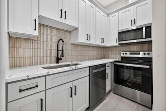 5310 Dartmouth Ave N in St. Petersburg, FL - Building Photo - Building Photo