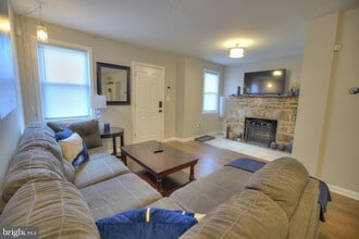 2708 Oakley Ave in Baltimore, MD - Building Photo - Building Photo