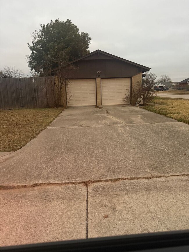 735 Willow Run in Yukon, OK - Building Photo - Building Photo