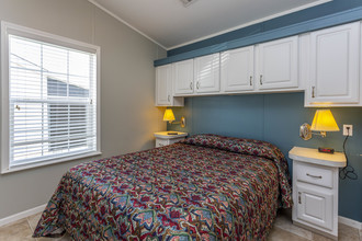 Sun N Fun RV Resort in Sarasota, FL - Building Photo - Interior Photo