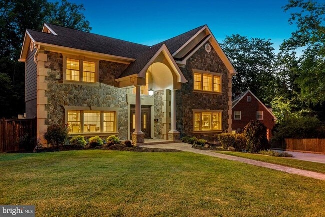 property at 6005 Selvyn Rd