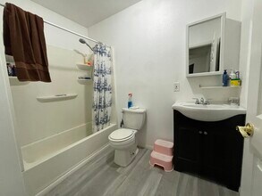 43235 Echard Ave in Lancaster, CA - Building Photo - Building Photo