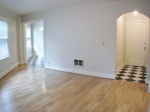 San Carlos Apartments in Portland, OR - Building Photo - Interior Photo