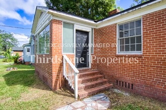 8057 Oakwood St in Jacksonville, FL - Building Photo - Building Photo