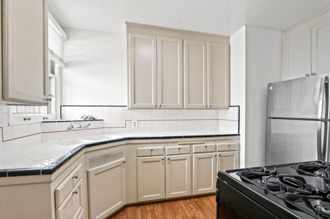 property at 1525 S Beverly Dr
