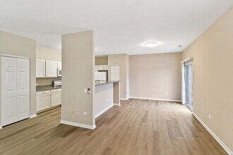 1171 Mount Vernon Dr in Grayslake, IL - Building Photo - Building Photo