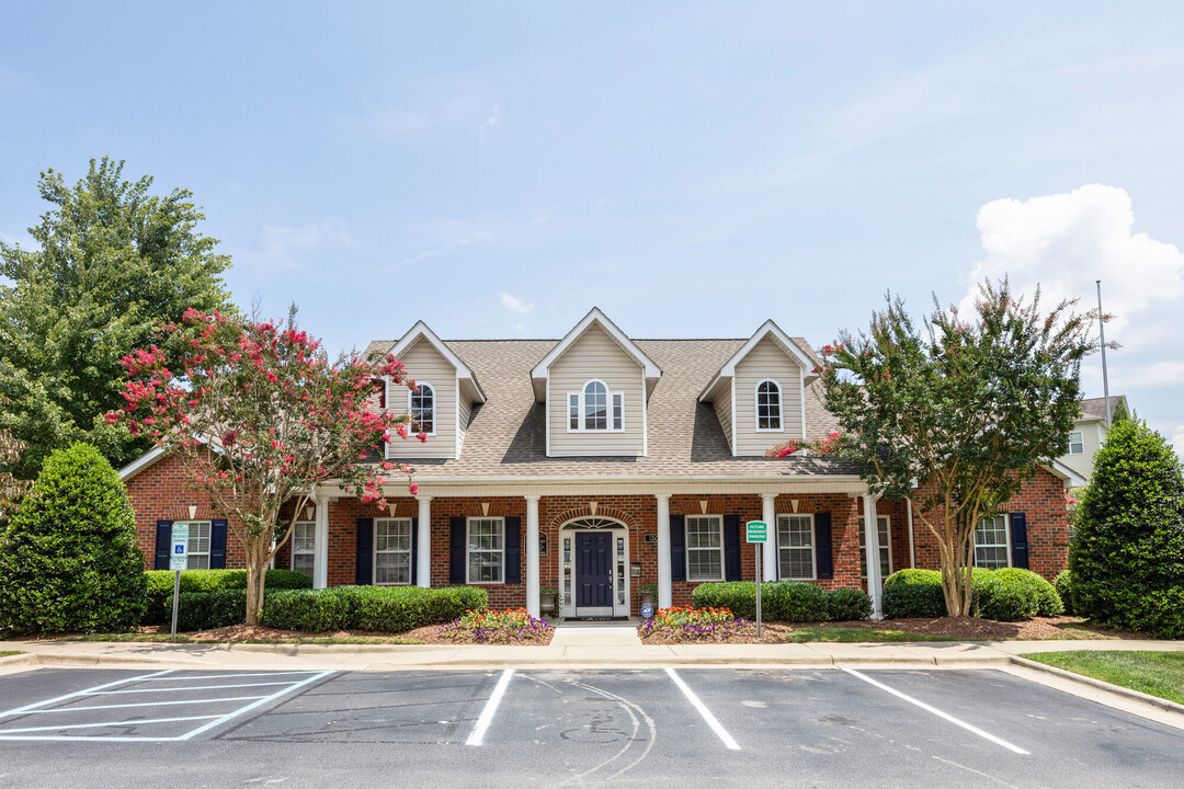 Westmont Commons in Asheville, NC - Building Photo