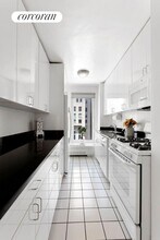 200 Central Park S in New York, NY - Building Photo - Building Photo
