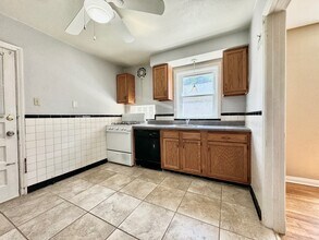 420 S Hanley Rd, Unit 1W in Clayton, MO - Building Photo - Building Photo