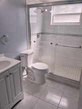 13715 Kendale Lakes Cir in Miami, FL - Building Photo - Building Photo