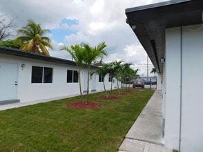 50-60 NW 71st St in Miami, FL - Building Photo - Building Photo