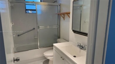 2950 NE 201st Terrace in Aventura, FL - Building Photo - Building Photo