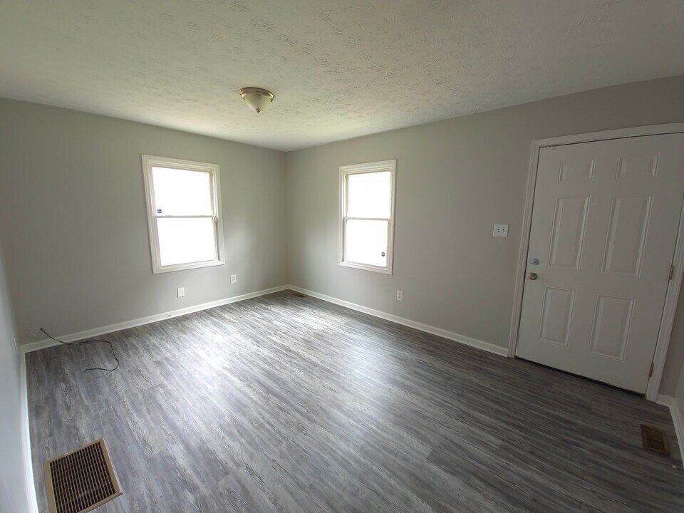 1360 Lillian Ave in Louisville, KY - Building Photo
