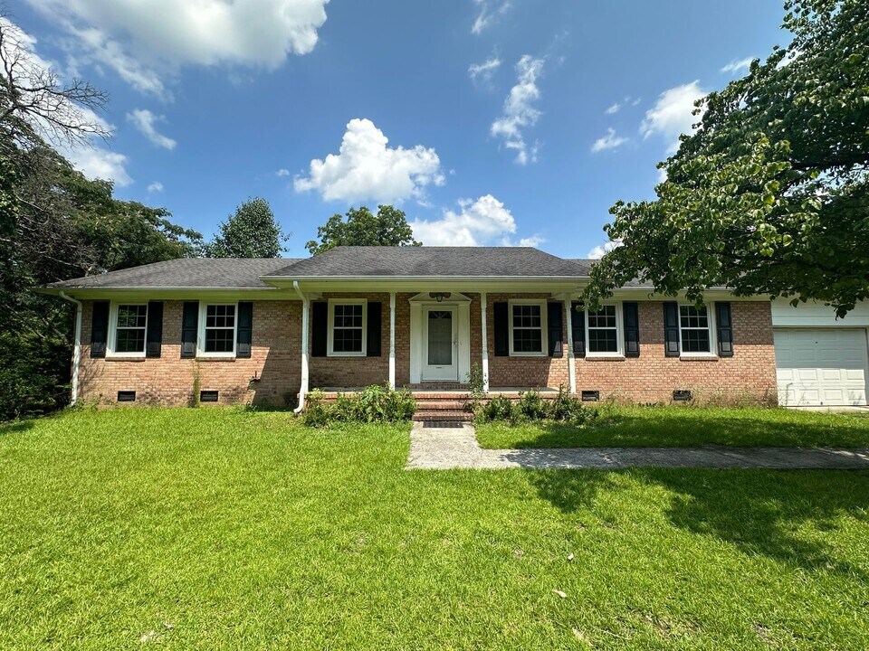12013 NC-210 in Spring Lake, NC - Building Photo