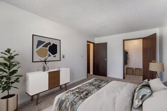 Mountain View Plaza in Longmont, CO - Building Photo - Building Photo