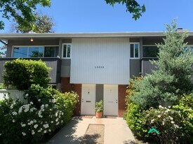 13055 Moorpark St in Los Angeles, CA - Building Photo