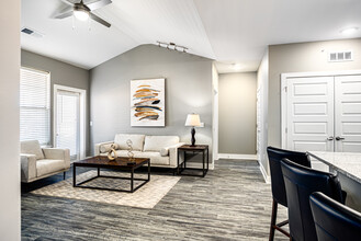 Bonavia Luxury Apartments in Shawnee, KS - Building Photo - Interior Photo