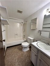 98 View St in Weirton, WV - Foto de edificio - Building Photo