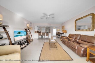 2545 S Ocean Blvd, Unit 406 in Palm Beach, FL - Building Photo - Building Photo