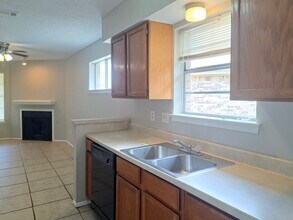 402 Renee Dr in Irving, TX - Building Photo - Building Photo