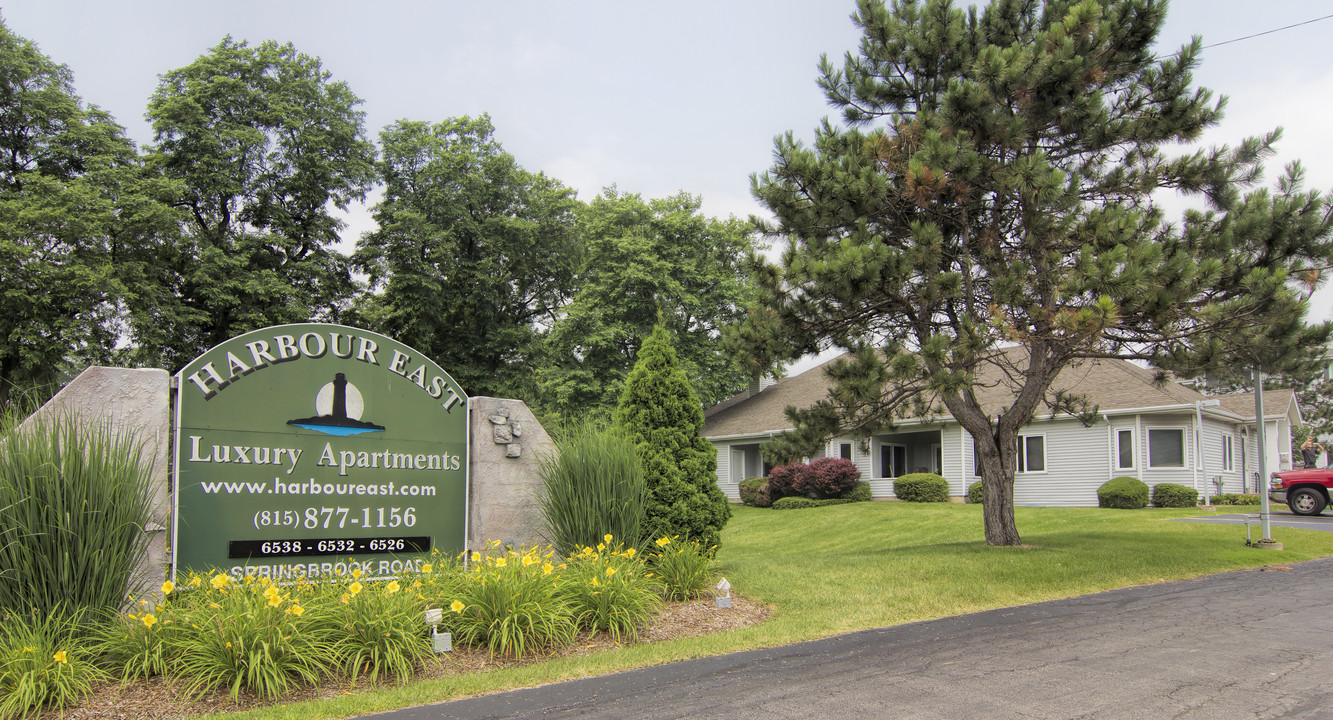 Harbour East Apartments in Rockford, IL - Building Photo